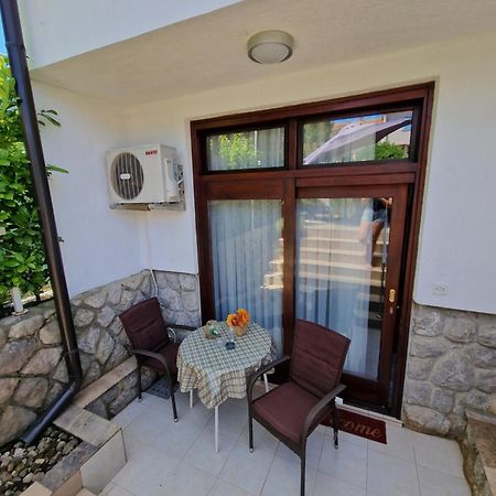 Apartments Vesna Pinezići Eksteriør bilde