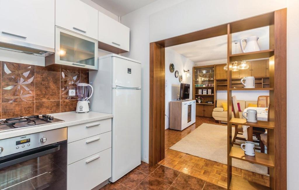 Apartments Vesna Pinezići Eksteriør bilde