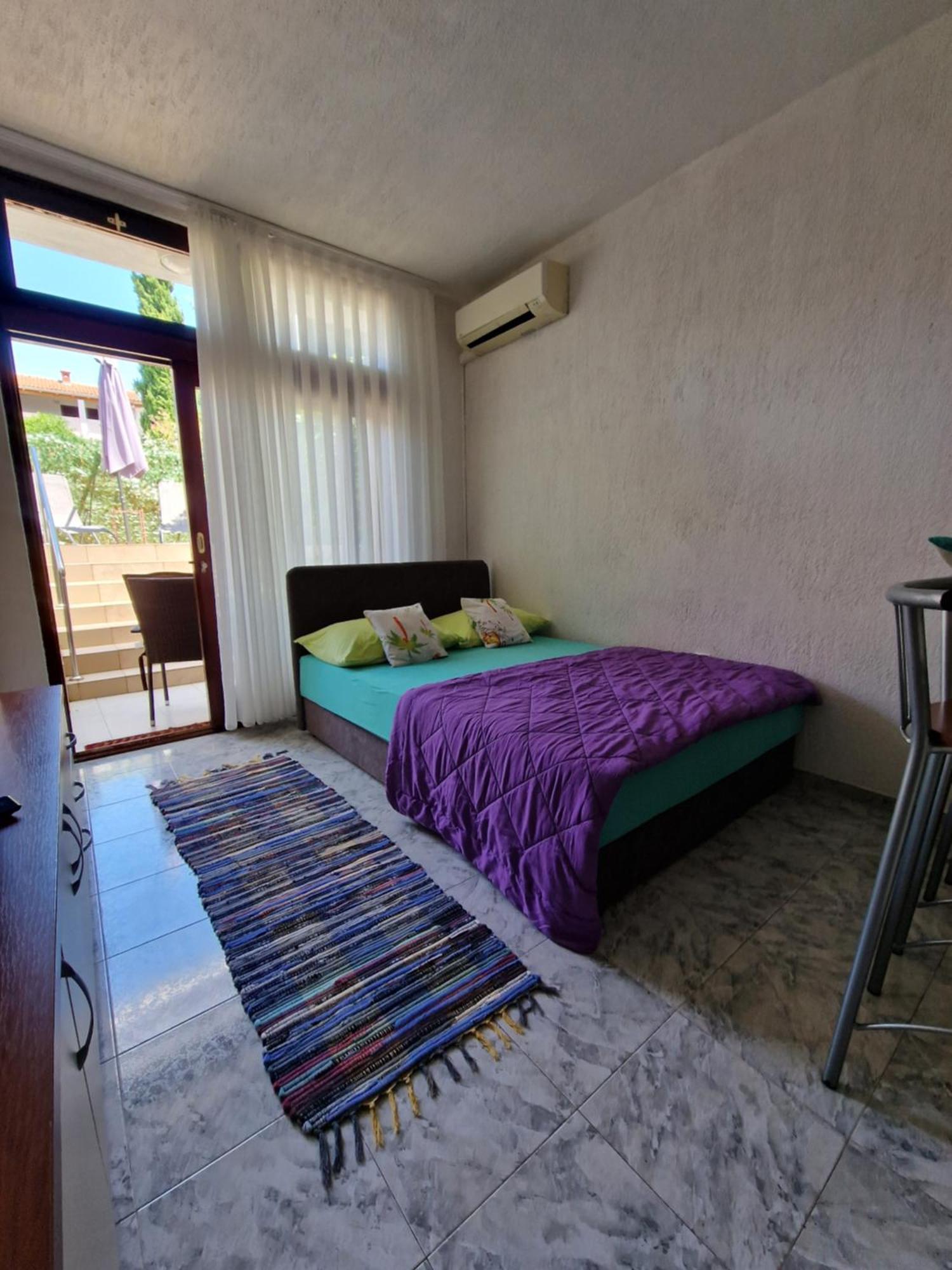 Apartments Vesna Pinezići Eksteriør bilde