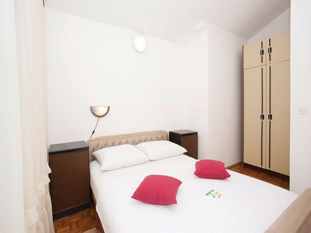 Apartments Vesna Pinezići Eksteriør bilde