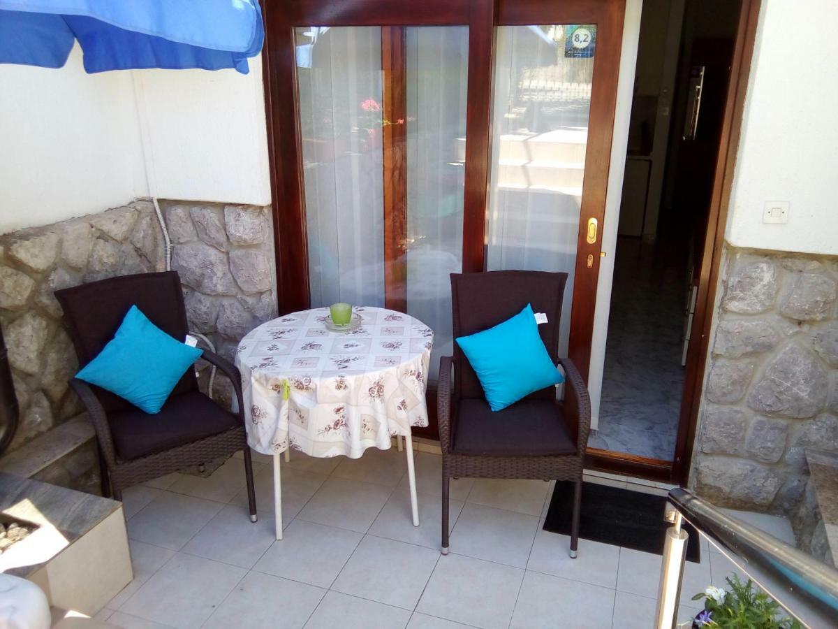 Apartments Vesna Pinezići Eksteriør bilde